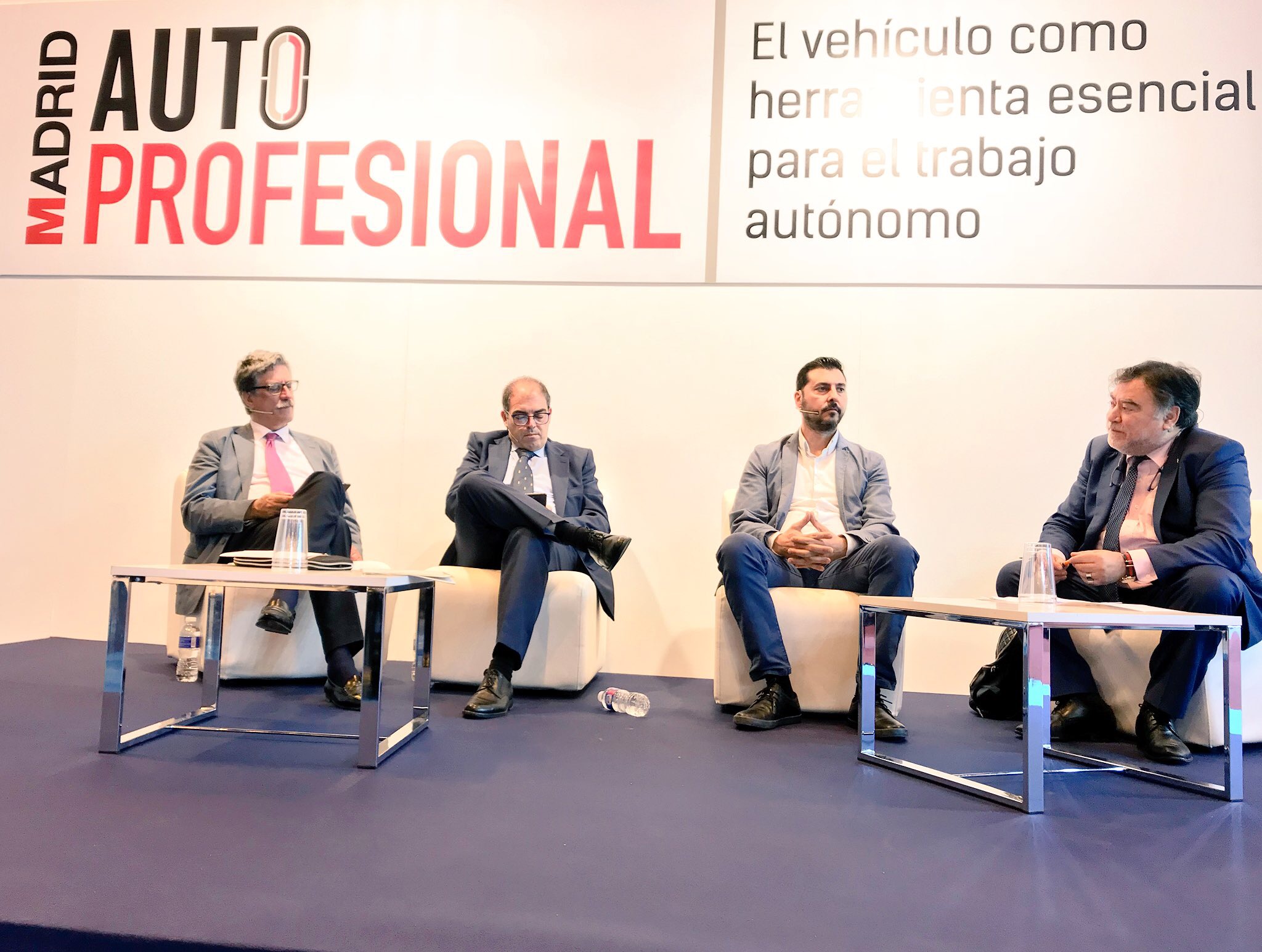 Mesa redonda Salon del Automovil